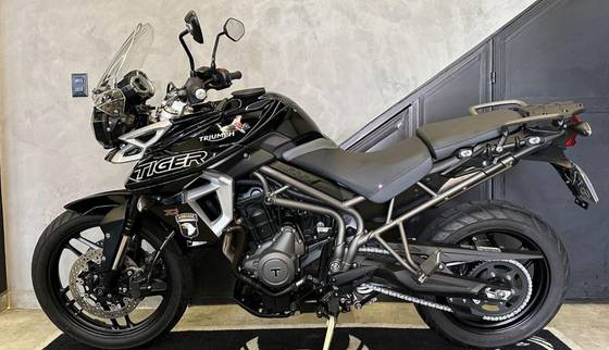 TRIUMPH TIGER 800 XR 